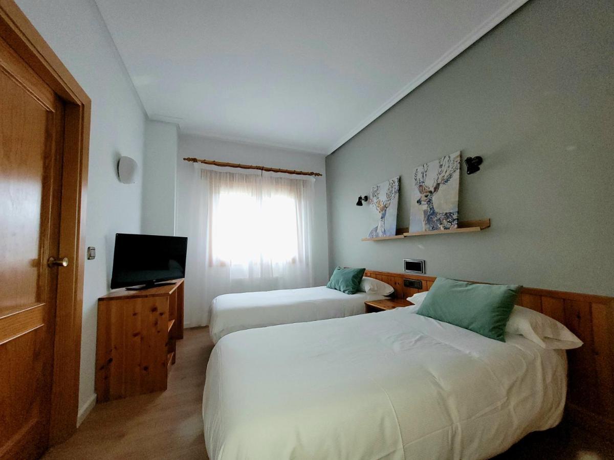 El Ciervo Hotel Villaciervos ภายนอก รูปภาพ
